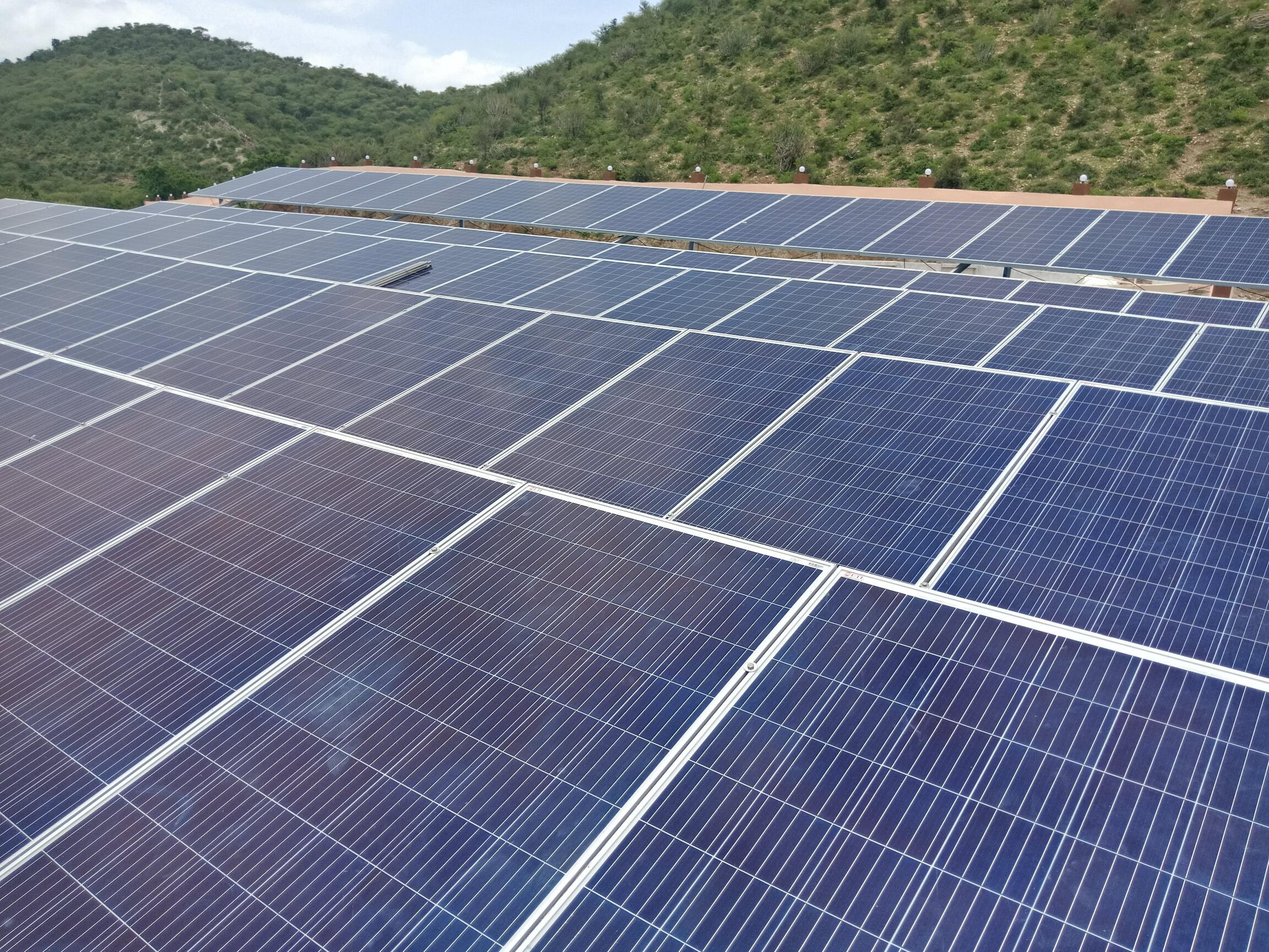 Ugradnja solarnih panela na logistički centar u Plovdivu